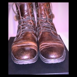 Men’s Lace Up Leather Boots w/ Side Zipper. -GUC